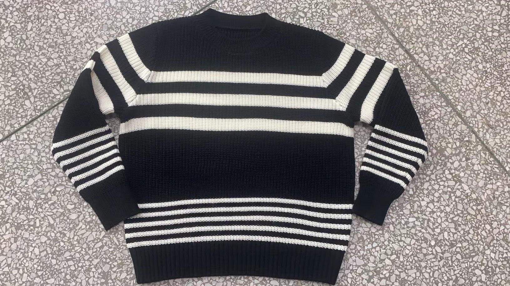 Erica™ | Pull Élégant à Rayures LuvaParis