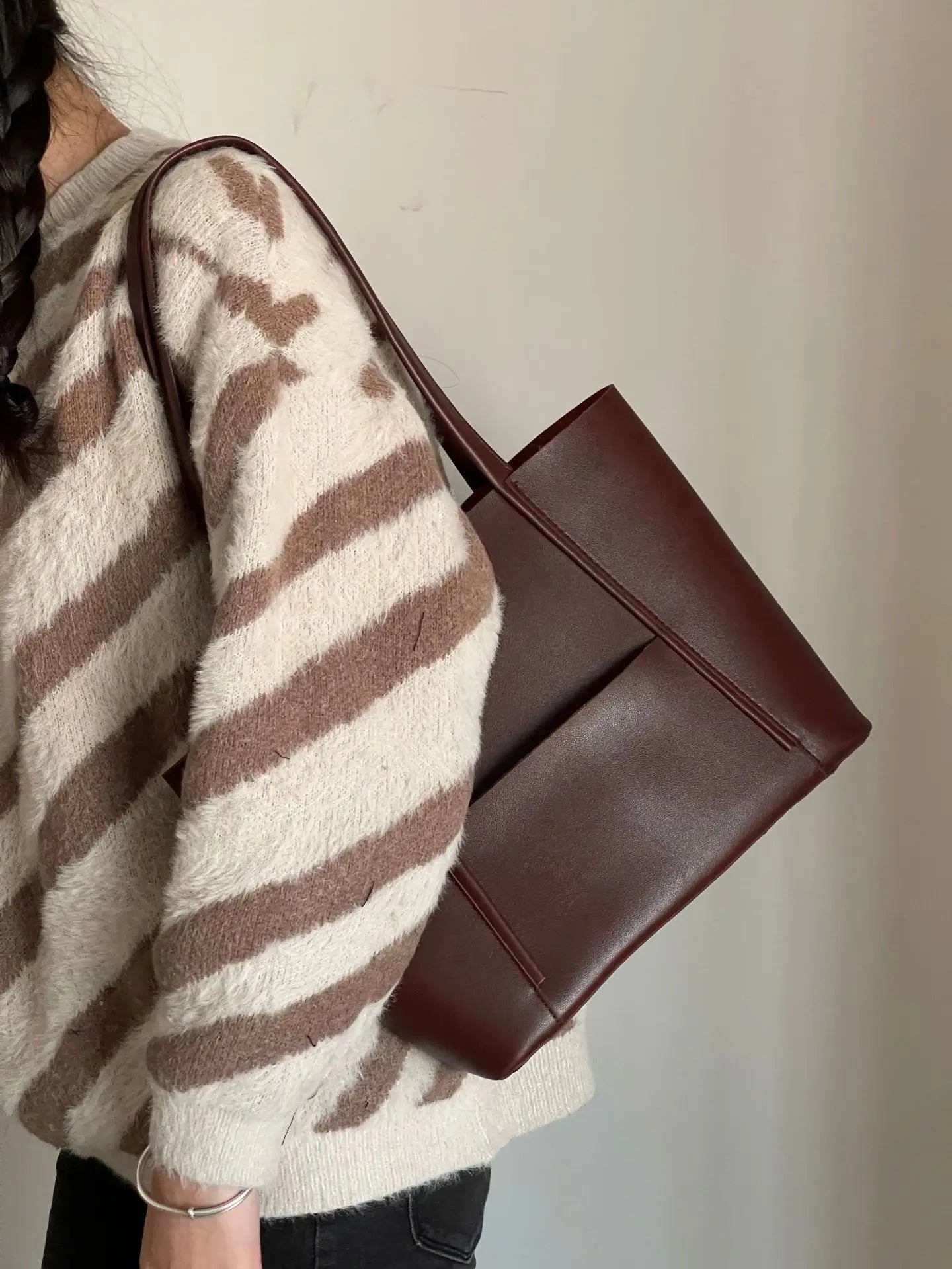 Sac cabas pour femme en cuir avec poignée supérieure – Simple, chic et grande capacité LuvaParis