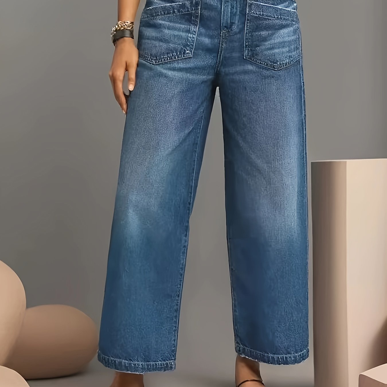 Jean large bleu clair à ourlet effiloché – LuvaParis LuvaParis